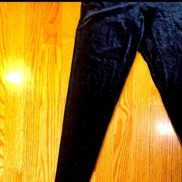 Nieman Marcus Velour Fabric Rich Pants Size Medium​ - Picture 6 of 8